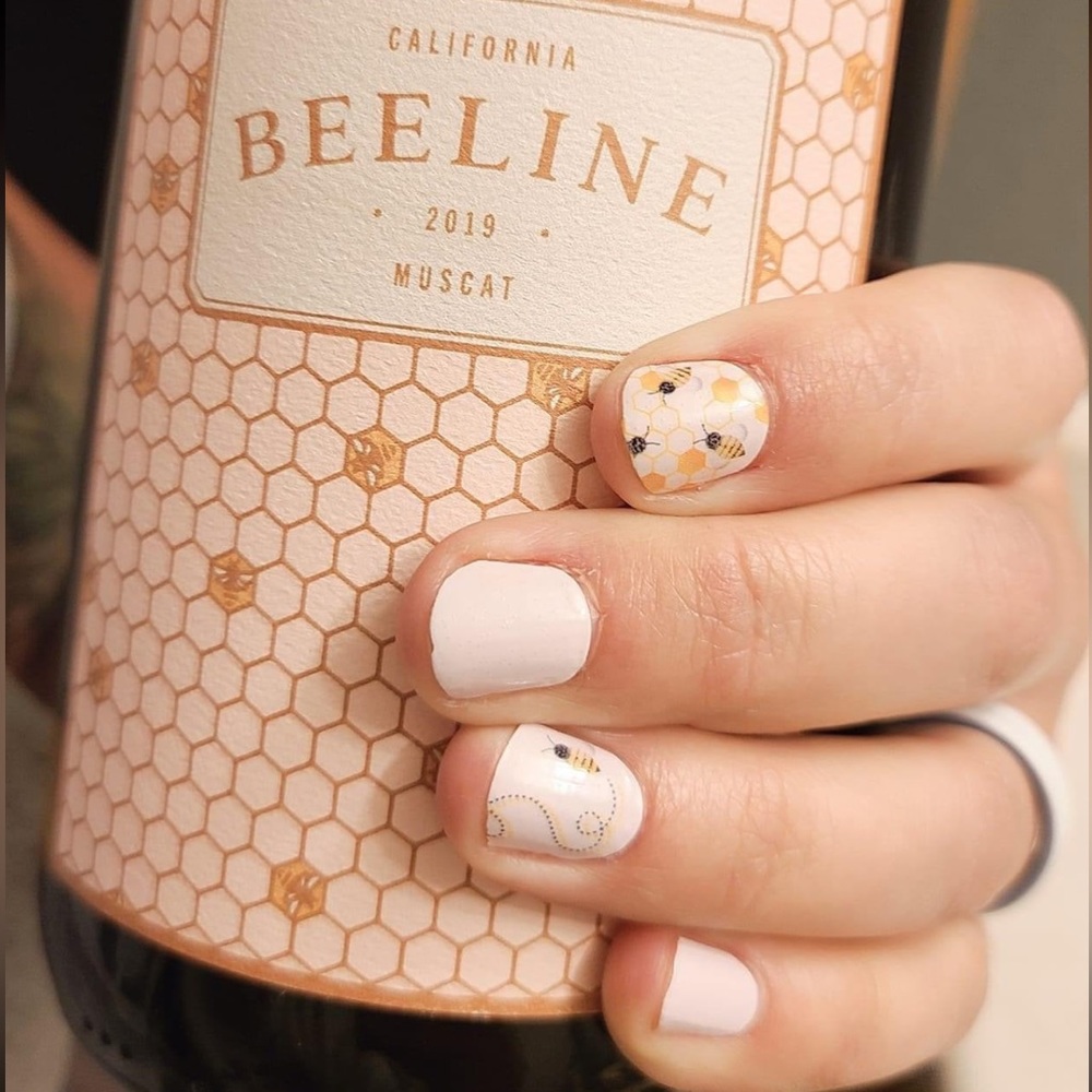 *Exclusive* Color Street: Bee You | Pastel Pink Spring Summer Honeycomb Whimsy - Picture 2 of 13